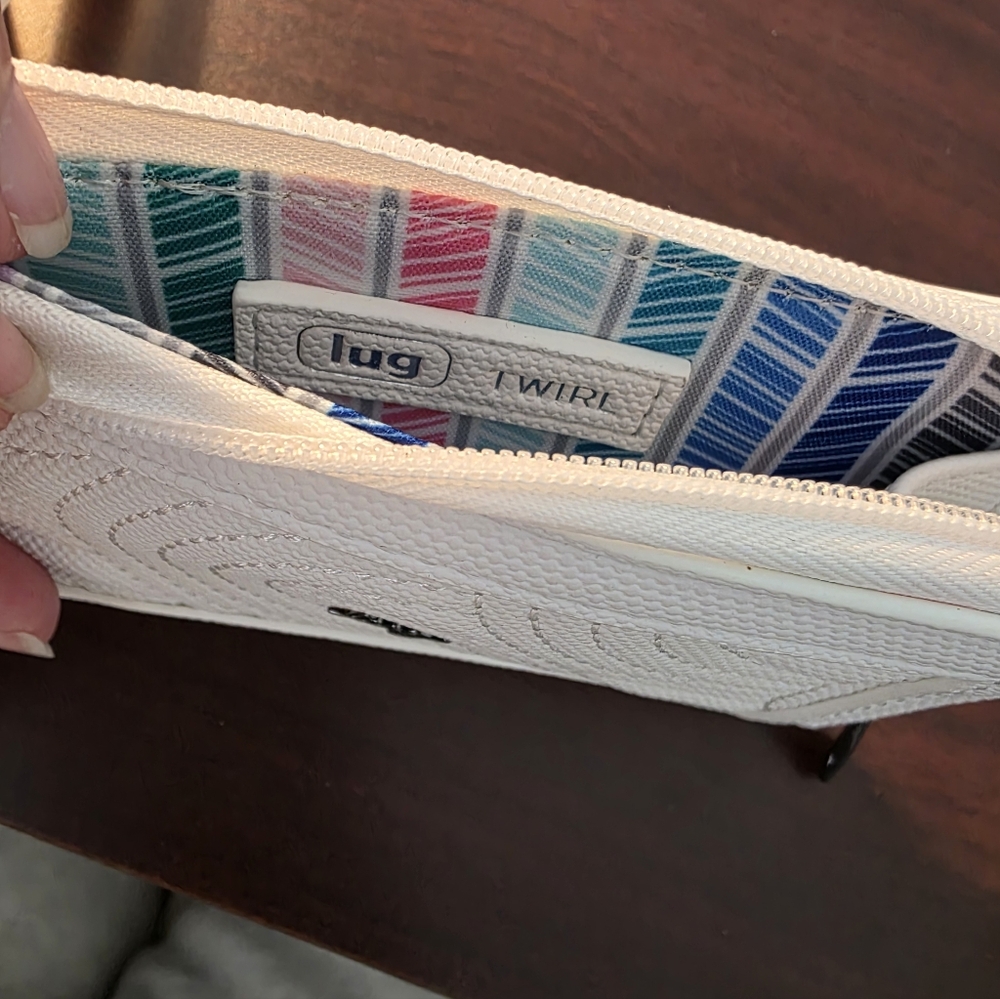 NWT_ LUG_ TWIRL WRISTLET WALLET_ MATTE LUXE- WHITE - Picture 4 of 6
